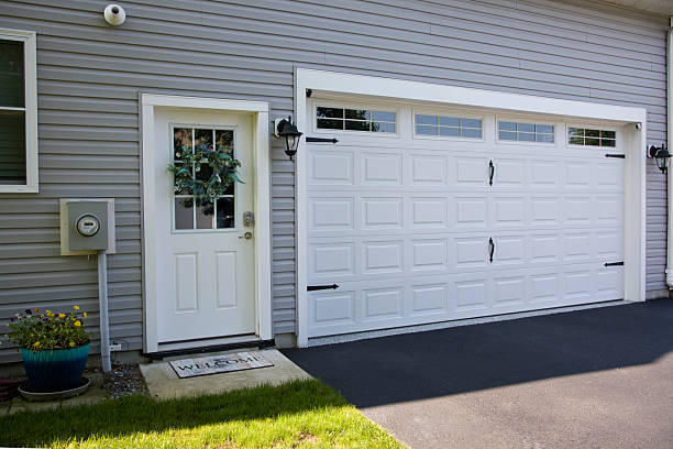 24/7 Emergency Garage Door Panel Replacement experts in Madison, NJ